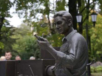 Открытие первого в России памятника токарю